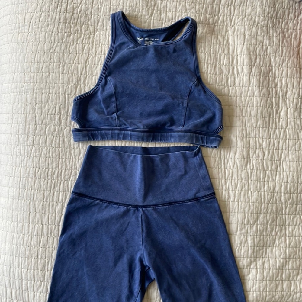 Aerie Chill Play Move Set